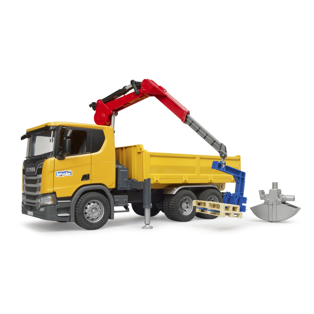 CONSTRUCTION TRUCK SCANIA SUPER 560R WITH CRANE AND 2 PALLETS - BRUDER (BR03551)