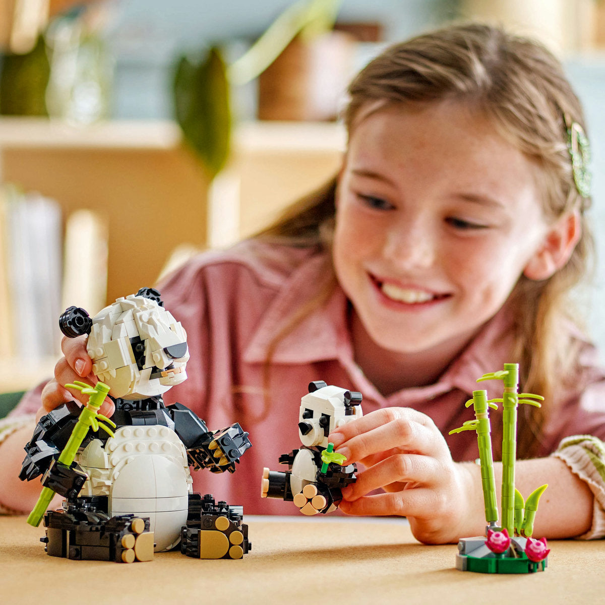 ANIMALE SALBATICE: FAMILIA DE URSI PANDA - LEGO CREATOR (31165)