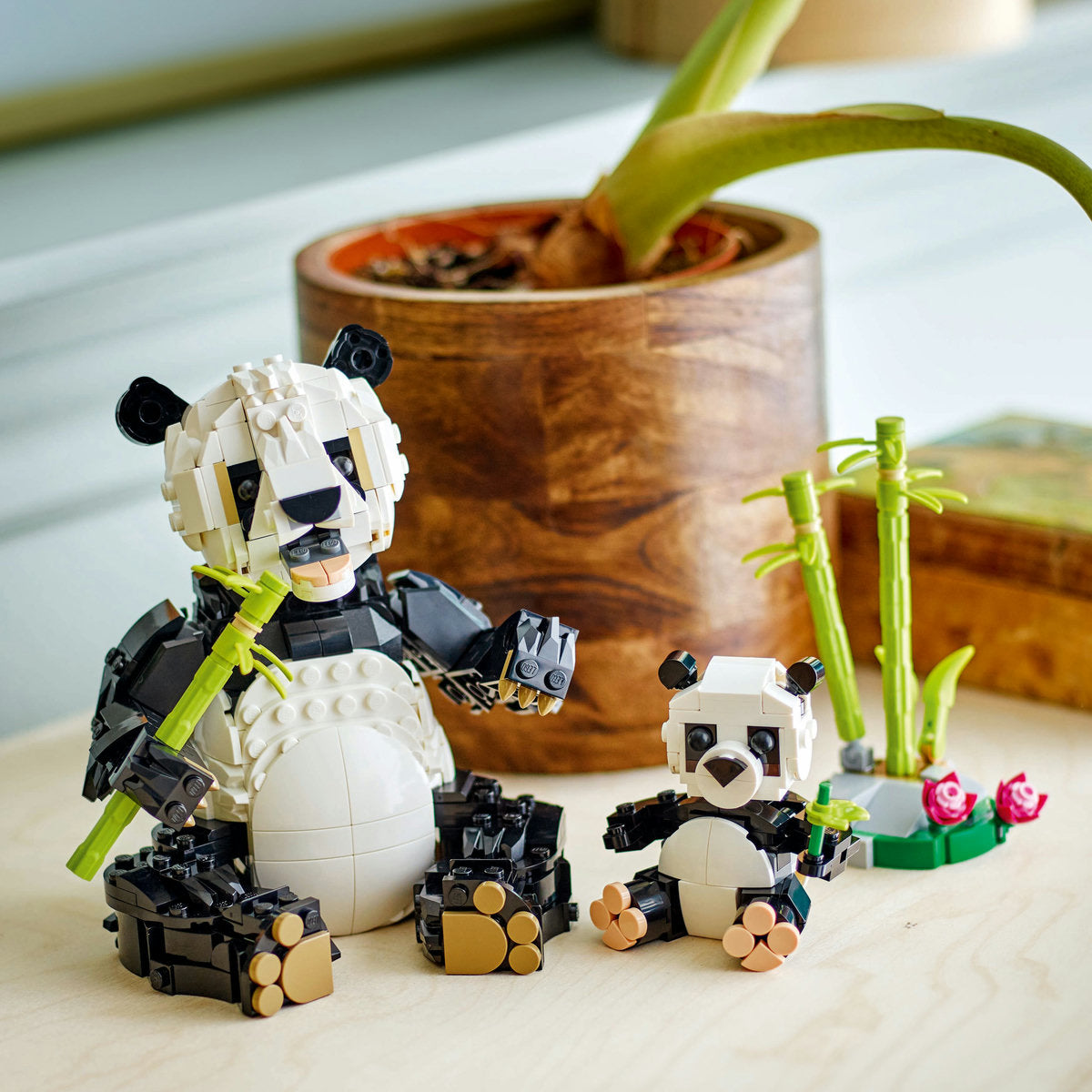 ANIMALE SALBATICE: FAMILIA DE URSI PANDA - LEGO CREATOR (31165)