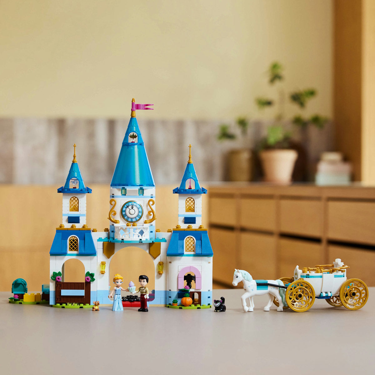 CASTELUL SI CALEASCA CENUSARESEI - LEGO DISNEY (43275)