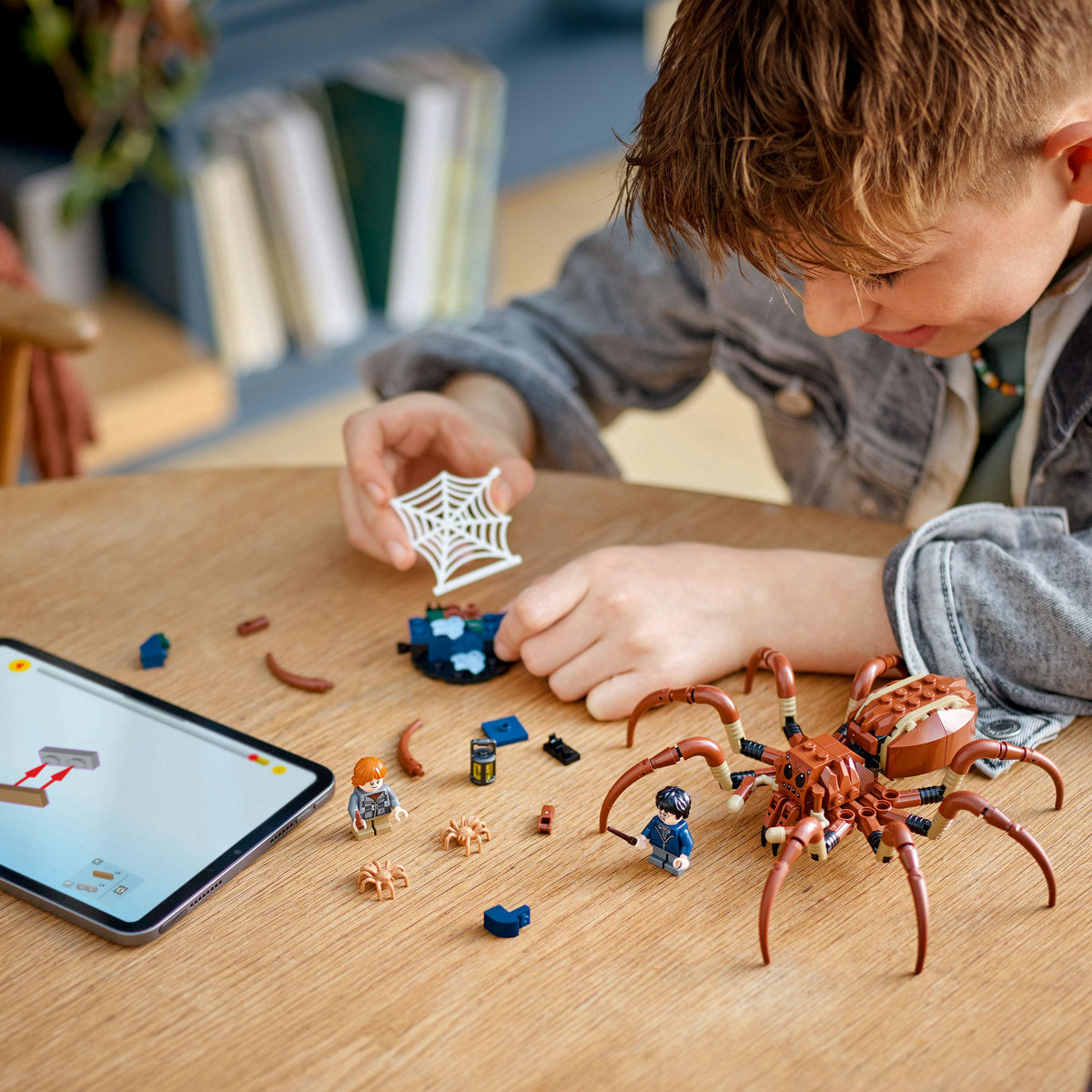 ARAGOG ÎN PADUREA INTERZISA - LEGO HARRY POTTER (76434)