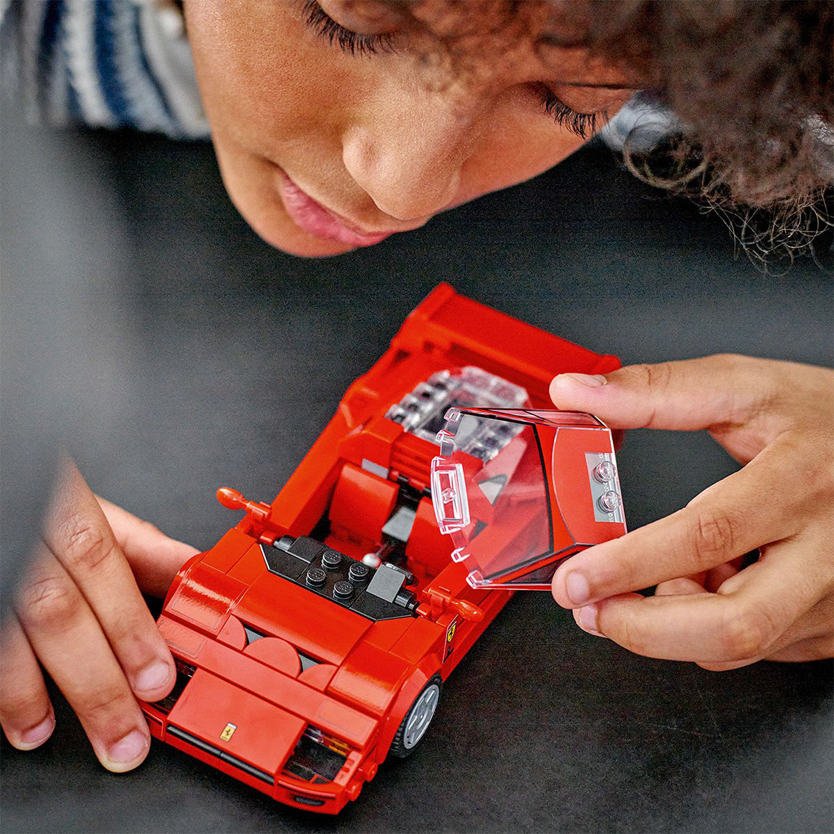 SUPERMASINA FERRARI F40 - LEGO SPEED CHAMPIONS (76934)