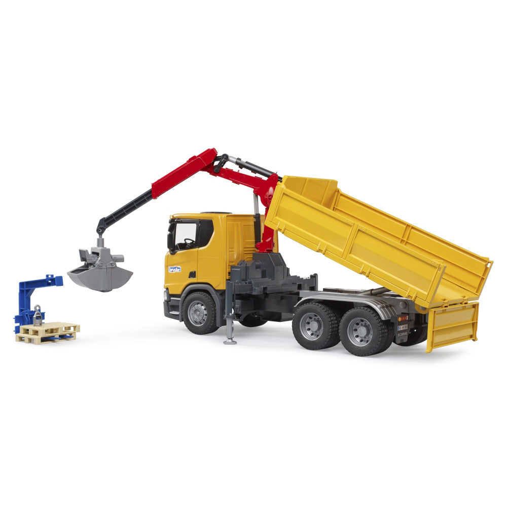 CONSTRUCTION TRUCK SCANIA SUPER 560R WITH CRANE AND 2 PALLETS - BRUDER (BR03551)