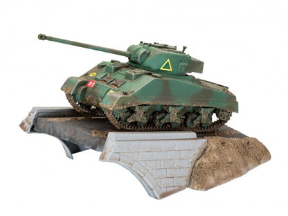 MODEL SET SHERMAN FIREFLY - REVELL (03299) - Libelula Vesela - Jucarii