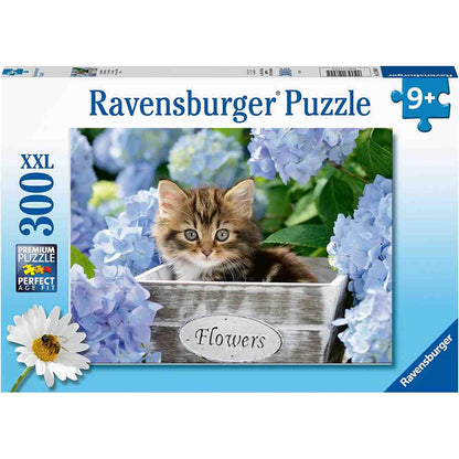 PUZZLE PISICUTA INTRE FLORI, 300 PIESE - RAVENSBURGER (RVSPC12894) - Libelula Vesela - Jucarii